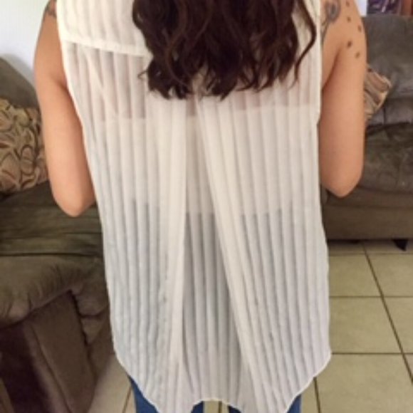 LOVE TREE minimal white sheer high low spli… - Picture 5 of 8